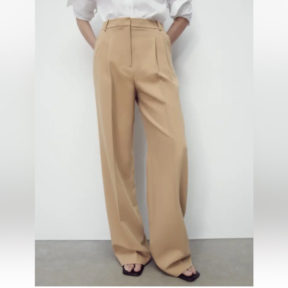ZARA NEW WOMAN High-waisted
PLEATED PANTS WIDE LEG LIGHT CAMEL US M